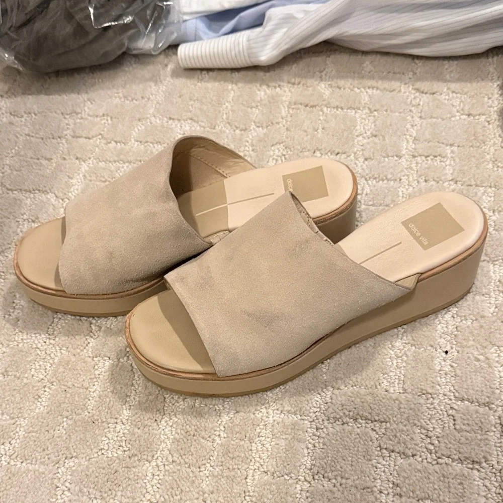 Dolce vita Cream “Freta” Platform Slide Sandals